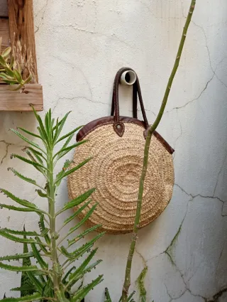 Bolso redondo mimbre y piel