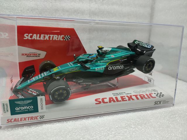 Scalextric Aston Martin Aramco F1 - Fernando Alons
