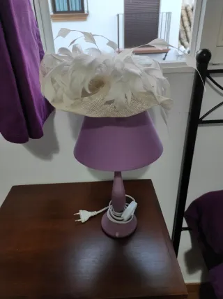Tocado de fiesta beige y blanco