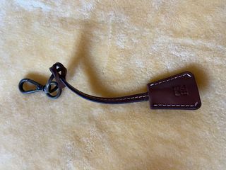 Llavero y Charm Carolina Herrera CH