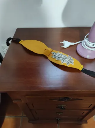 Turbante mostaza con pedrería