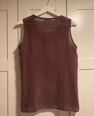 Blusón morado sin mangas con lentejuelas