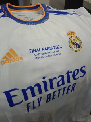 Equipación camiseta y pantalón corto Madrid Benzem