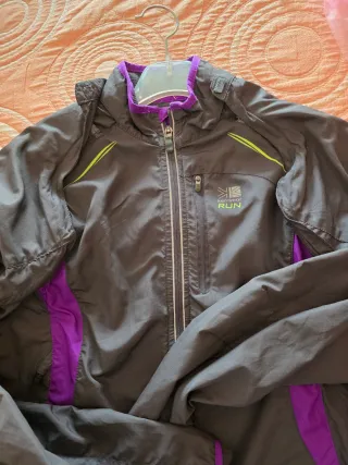 Cortavientos Karrimor RUN gris y morado