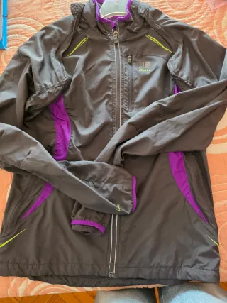 Cortavientos Karrimor RUN gris y morado