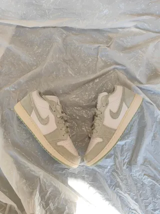 Jordan 1 Low SE Grigio Bianco
