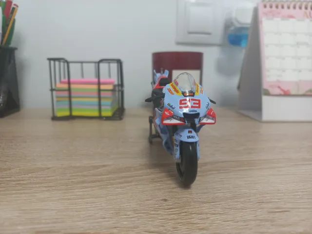 Moto Ducati Gresini Marc Marquez 1:18