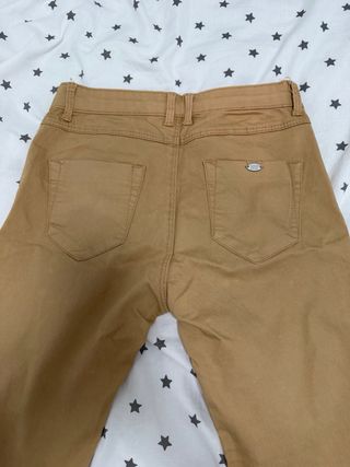 Pantalón Stradivarius Talla 38 Marrón