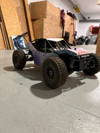 Truggy RC 1/8 RTR semiconpeticion
NUEVO CON 4 USOS