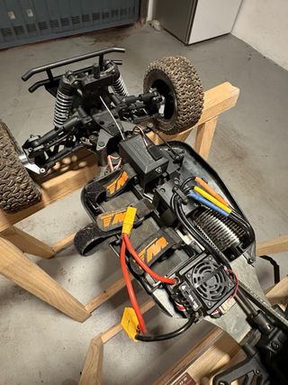 Truggy RC 1/8 RTR semiconpeticion
NUEVO CON 4 USOS