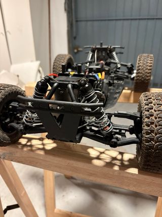 Truggy RC 1/8 RTR semiconpeticion
NUEVO CON 4 USOS