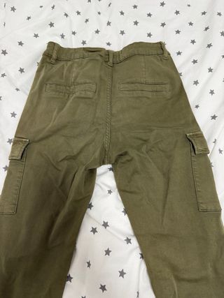 Pantalón cargo verde militar Pimkie talla 38
