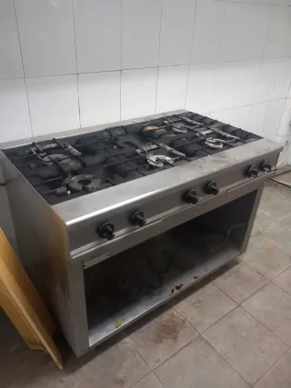 Cocina industrial 6 fuegos