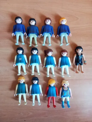 399. Playmobil lote 13 figuras azules clásicas