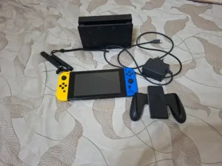 Nintendo Switch Edición Fortnite Azul/Amarillo