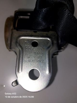 Cinturon de seguridad trasero Toyota Auris E15