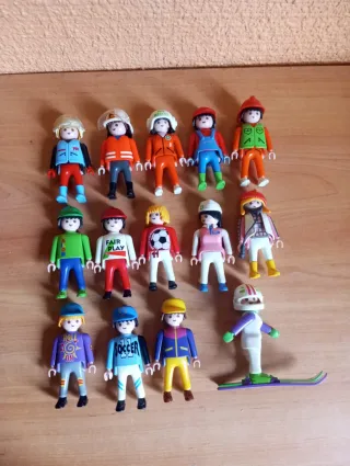 378. Playmobil lote 14 figuras city life