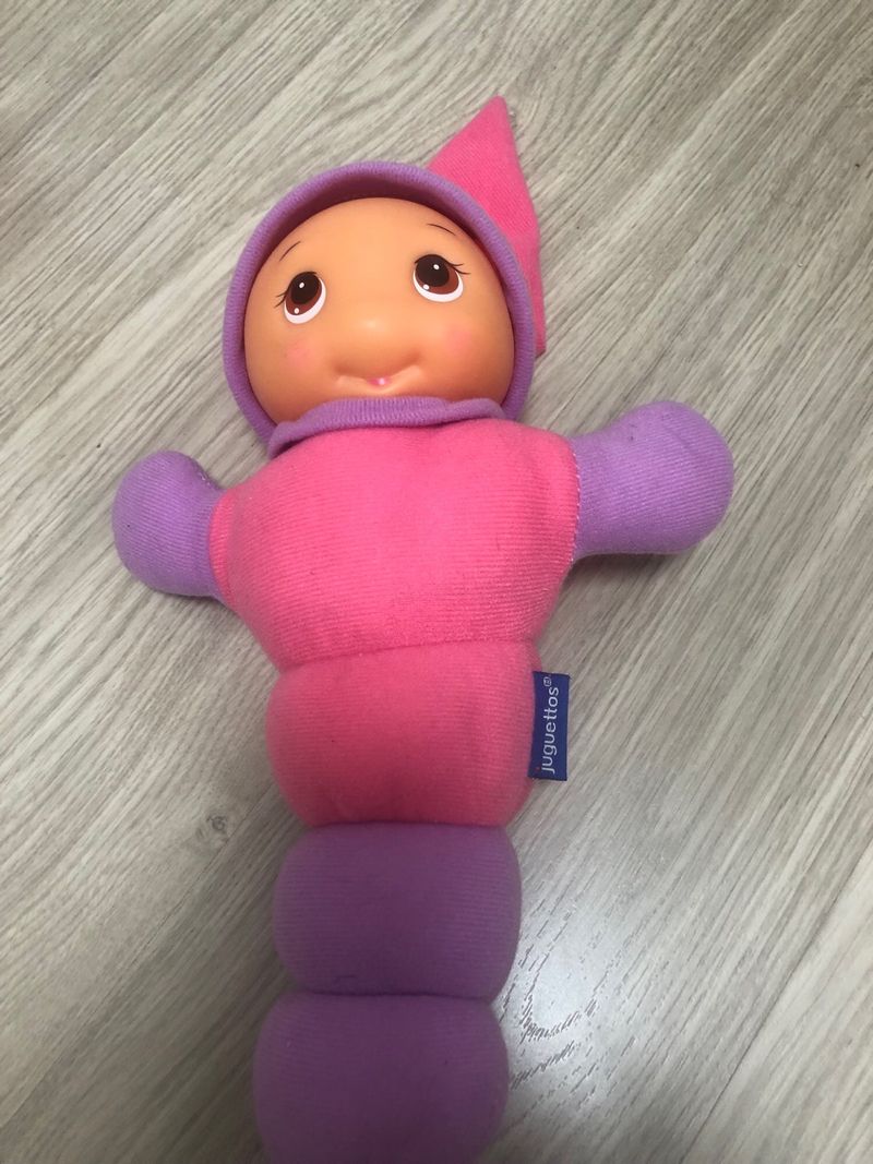 Peluche Gusano Juguettos Rosa y Morado de segunda mano por EUR