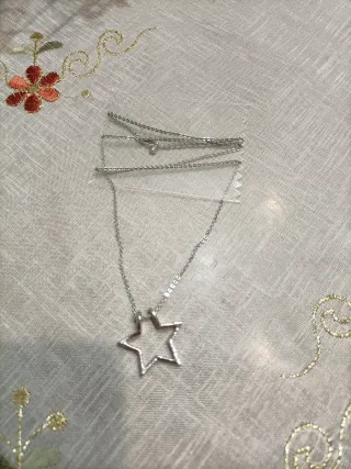 Collana con ciondolo a stella