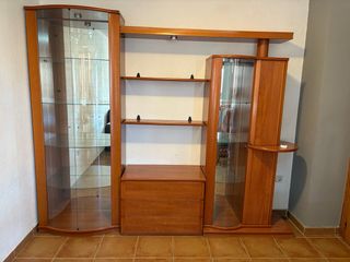 Mueble de salón madera y cristal
