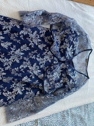 Vestido de fiesta azul y plateado