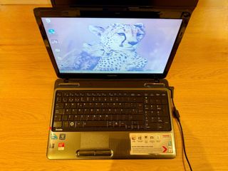 Toshiba Satellite L655-1E9 Portátil