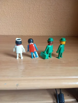 370. Playmobil médico y pacientes antoguos