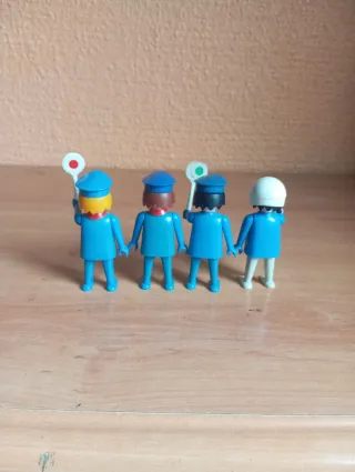 370. Playmobil figuras agentes tráfico policía ant