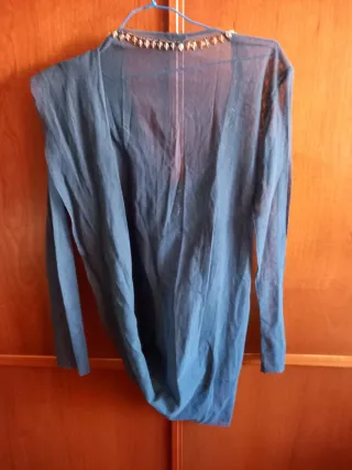 Túnica azul con pedrería