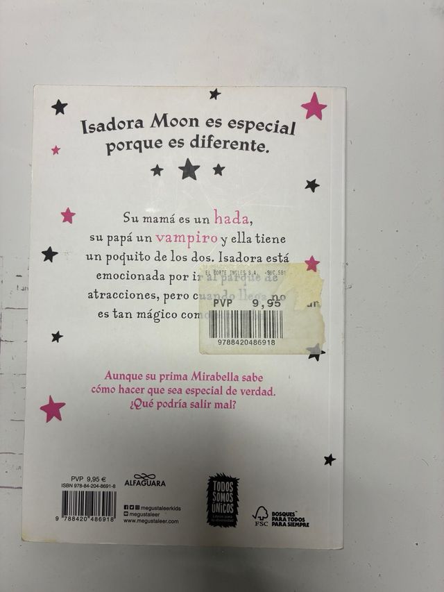 Isadora Moon va al colegio / Isadora Moon Goes ...