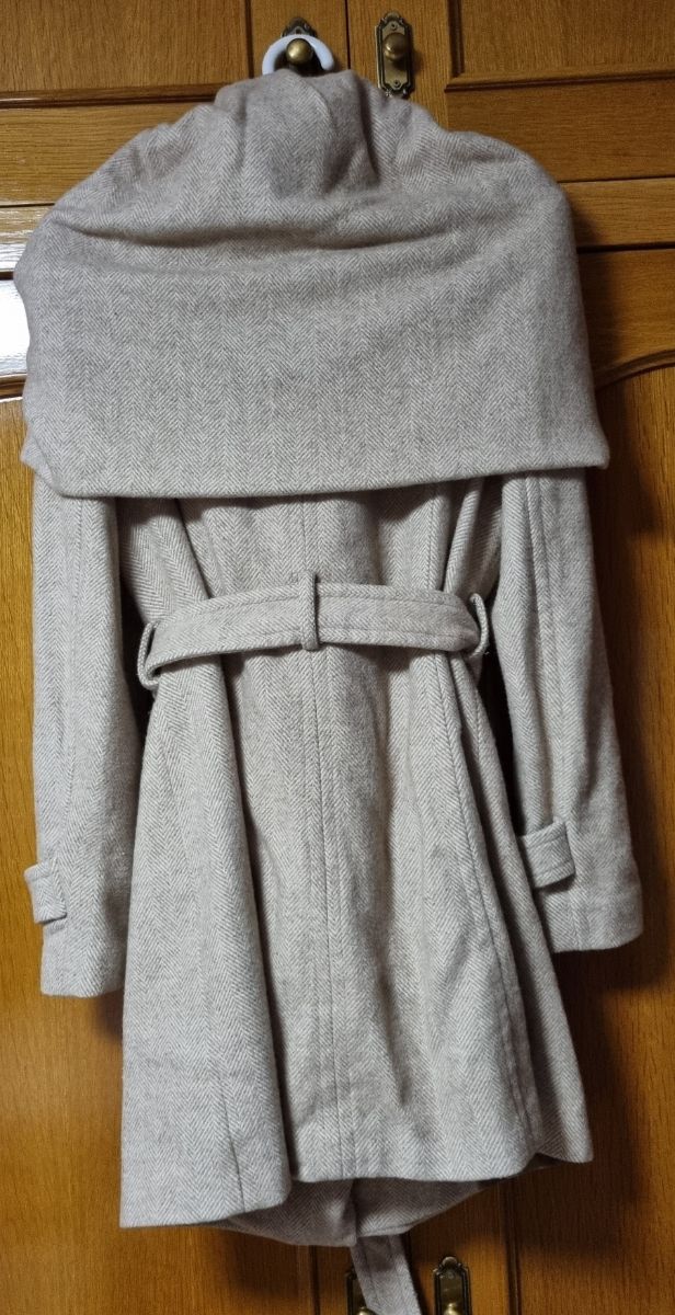 Abrigo Zara Talla XL Beige