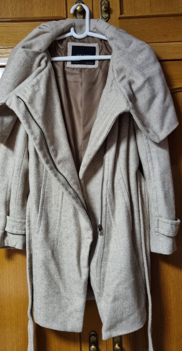 Abrigo Zara Talla XL Beige