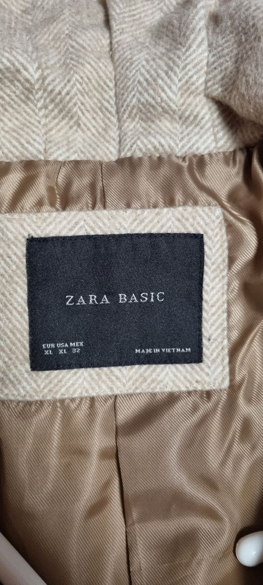Abrigo Zara Talla XL Beige