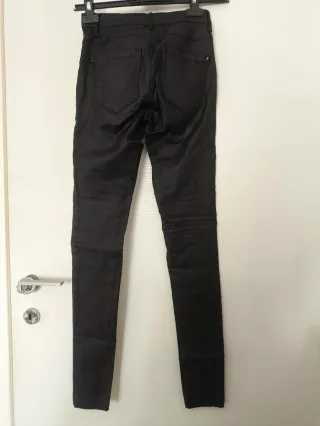Pantaloni ecopelle neri aderenti 