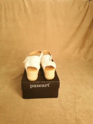 Sandalias cuña blancas
