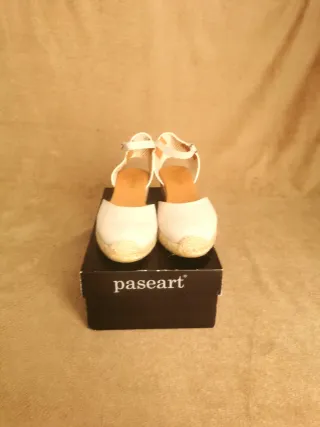 Sandalias cuña blancas
