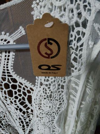 Chaqueta encaje y gasa marfil sin estrenar. 