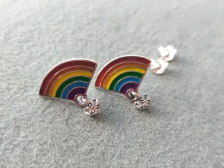 Pendientes arcoiris corazón
