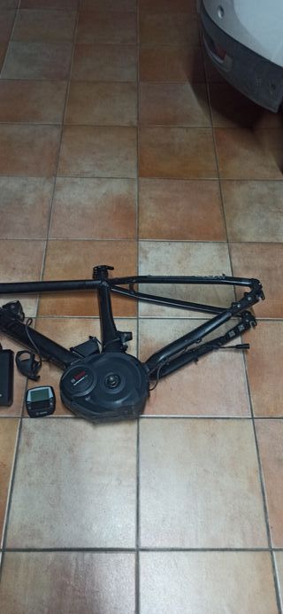 Bicicleta electrica CUBE