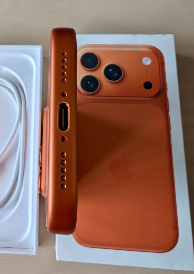 Apple iPhone 17 Pro 256GB Orange Special Edition