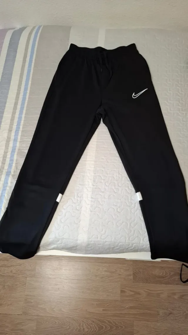 Pantalones Nike, talla XL de niño