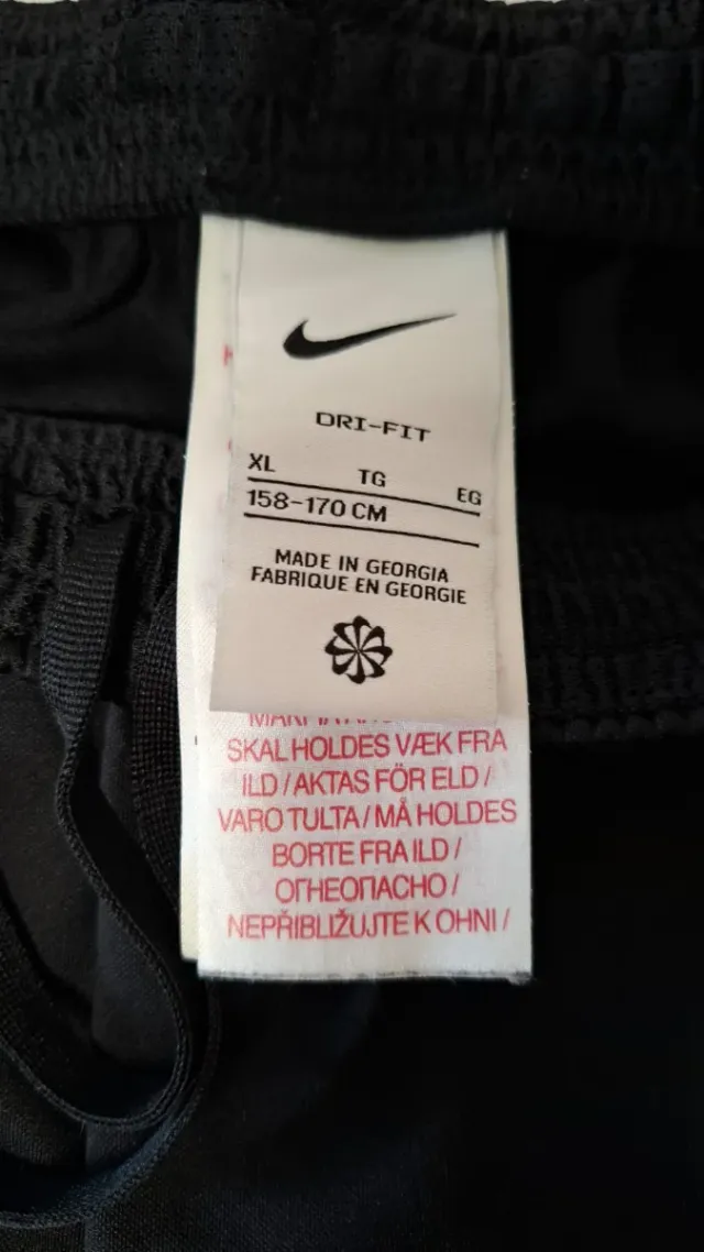 Pantalones Nike, talla XL de niño