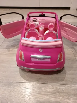 Coche Barbie rosa descapotable