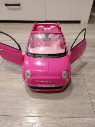 Coche Barbie rosa descapotable