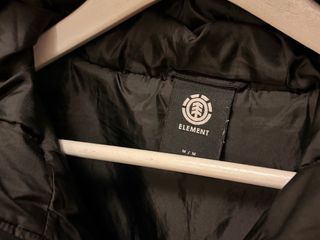 Chaqueta Element Negra con Capucha