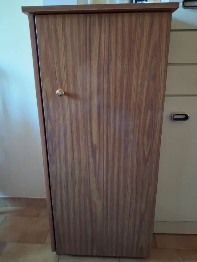 Armario auxiliar de madera