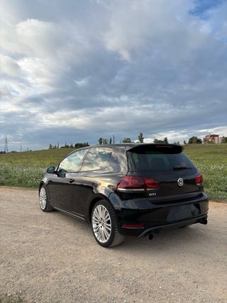 Volkswagen Golf 6 GTI Adidas