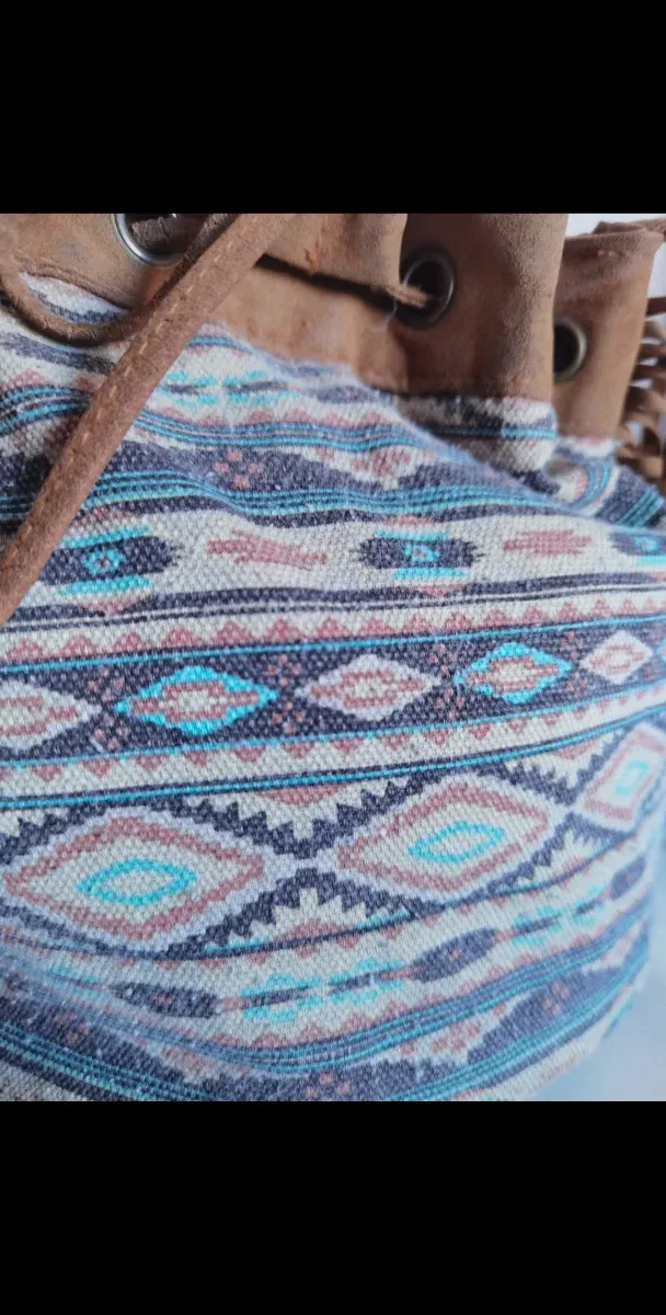 Bolso saco étnico flecos