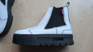 Botas Puma Mujer Negras y Blancas Nuevas