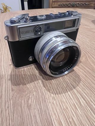 Vendo Lote de 7 Cámaras Yashica y Minolta